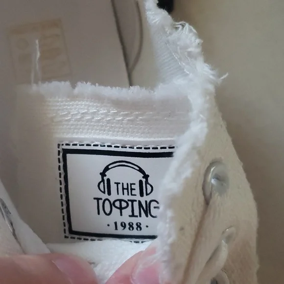 New never worn white shoes - Picture 6 of 6